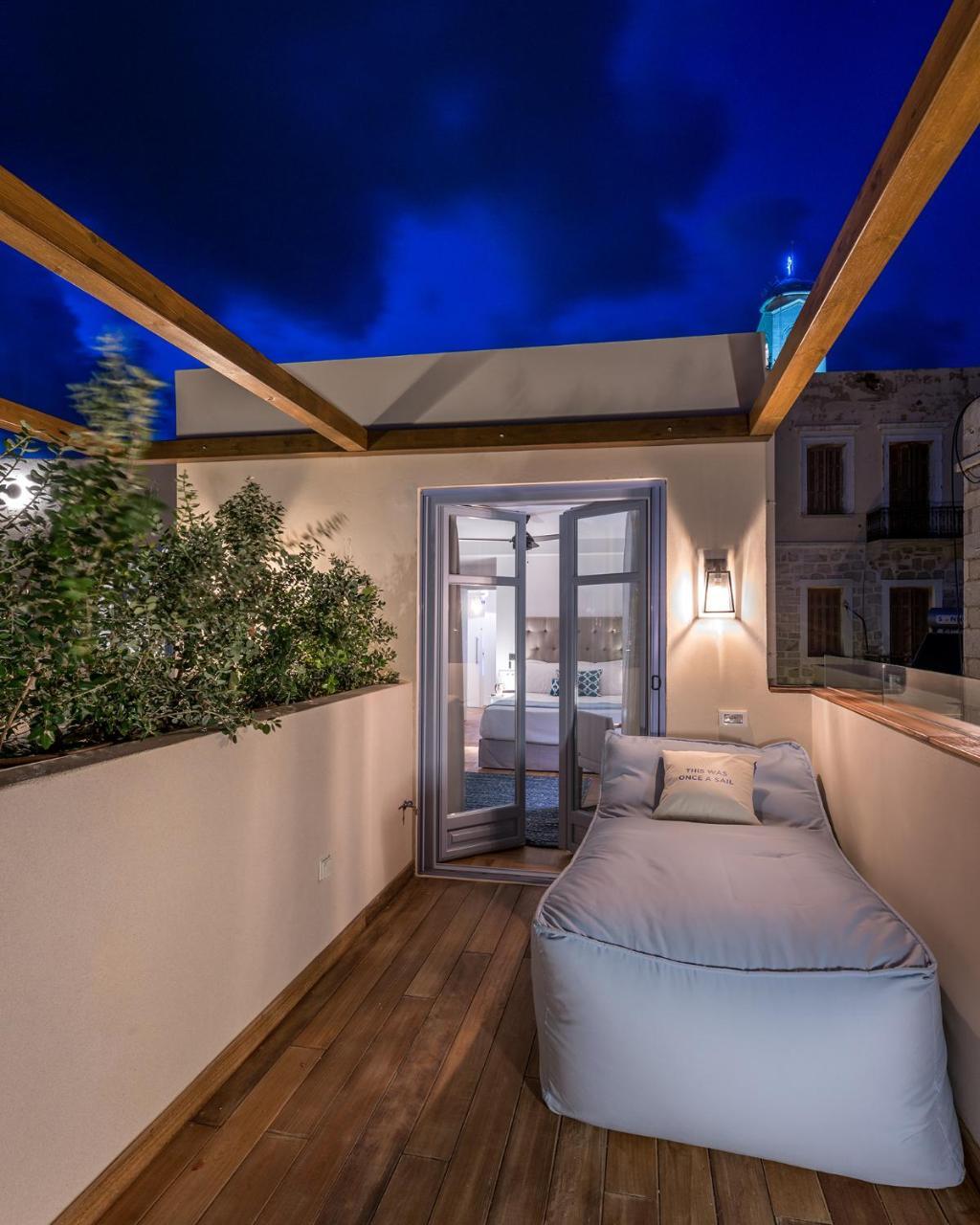 Shapes Luxury Suites 에르무폴리 외부 사진