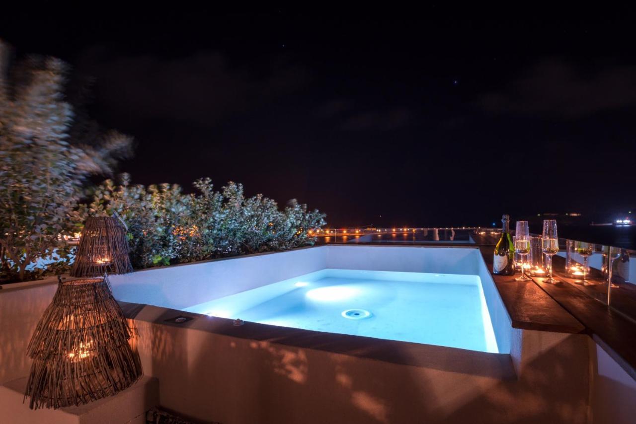 Shapes Luxury Suites 에르무폴리 외부 사진
