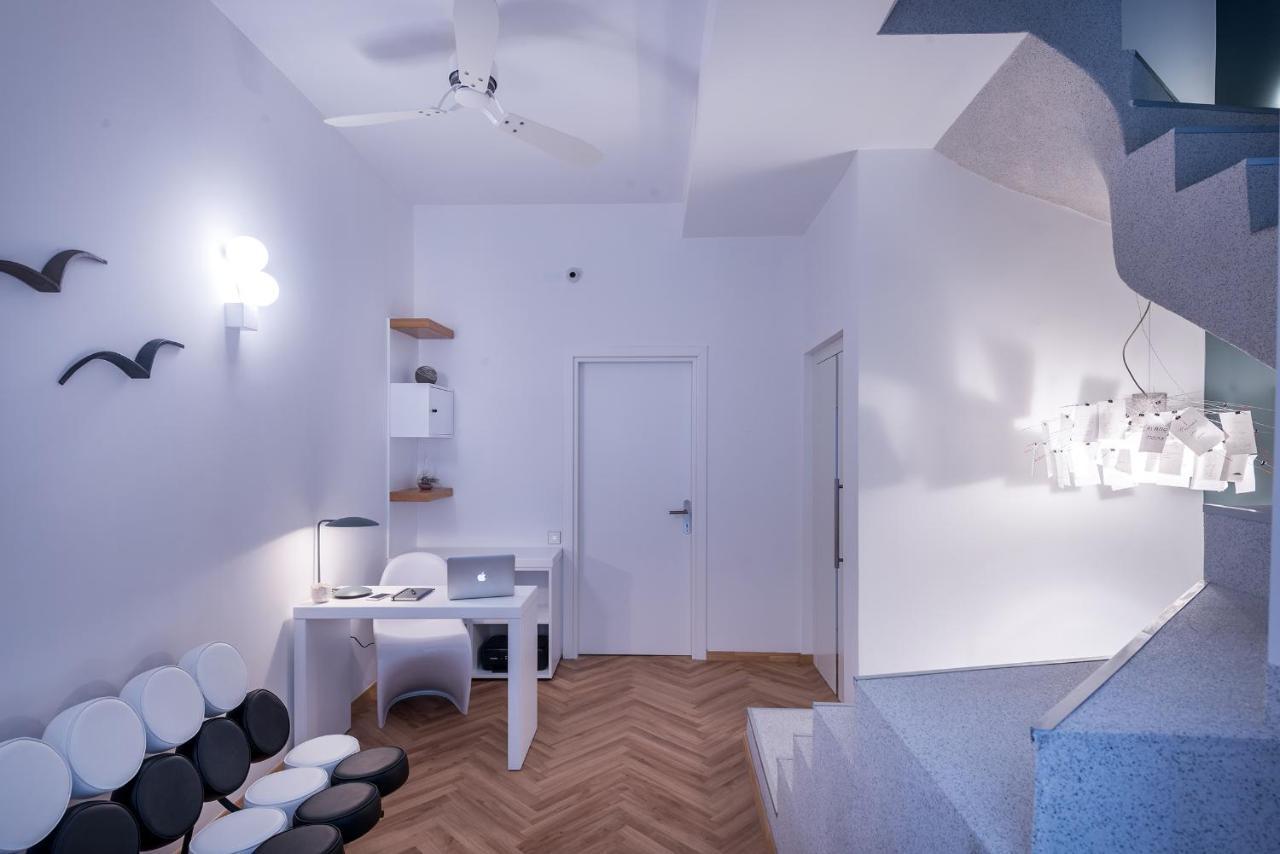Shapes Luxury Suites 에르무폴리 외부 사진